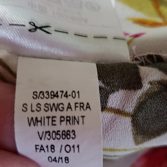 Old Navy Ivory Sheer Blouse Small    Garden Floral Cottage Minimalist Feminine - Picture 14 of 16